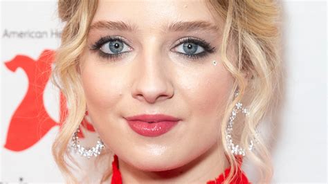 Jackie Evancho Opens Up About Her Struggle with。